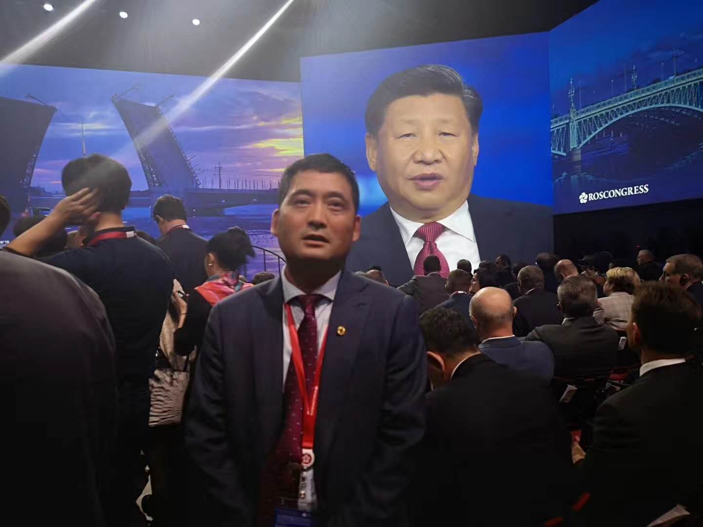 1560328736228809.jpg 四川中天董事長(zhǎng)論壇現(xiàn)場(chǎng).jpg